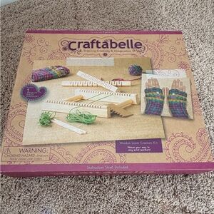 New in box Craftabelle Wooden Loom Creation Kit makes 1 pair wrist warmer gloves